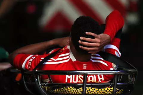 "سنكون بجانبه".. إيبرل يدعم موسيالا بعد إصابته الخطيرة